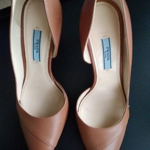 Prada Tan/Brown Pumps